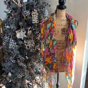Vera Bradley ( Jazzy Blooms) soft fringe scarf